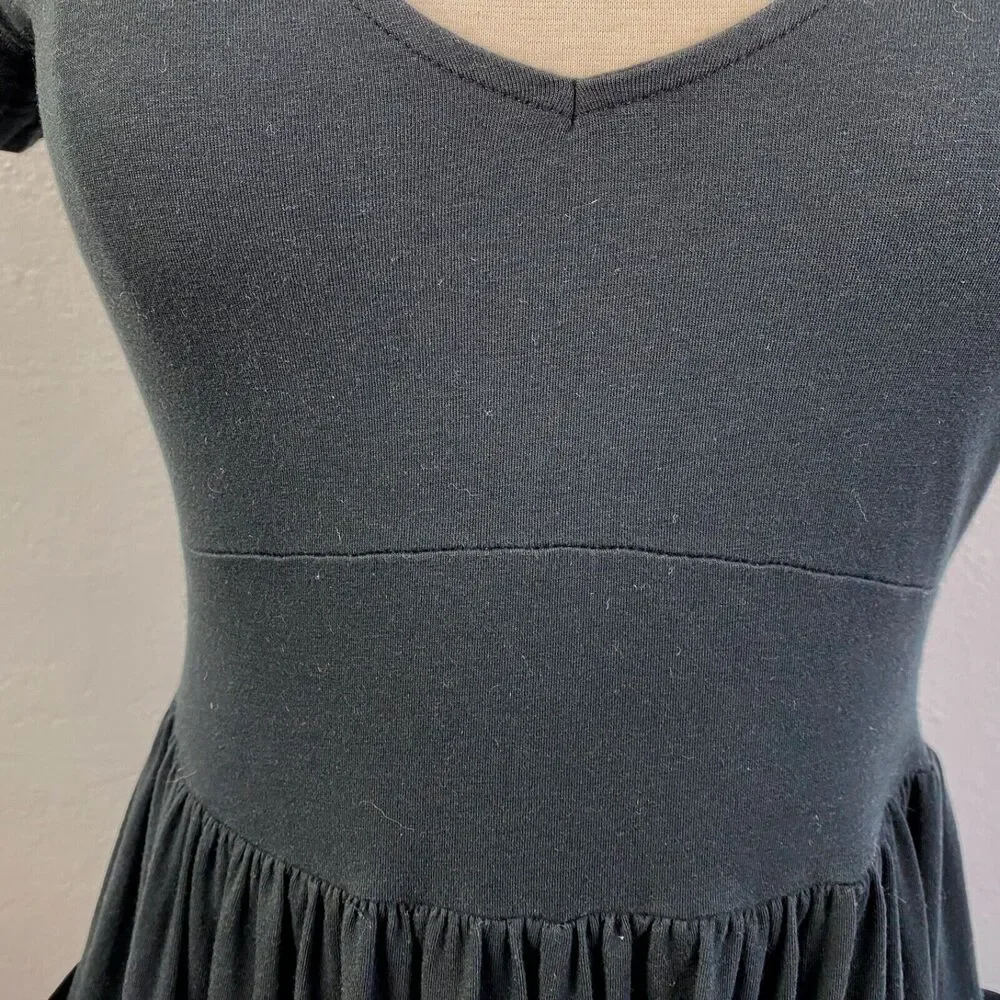 Love Hannah Women Black Dress XS Knit Deep V-Neck Short Cap Sleeves Pockets